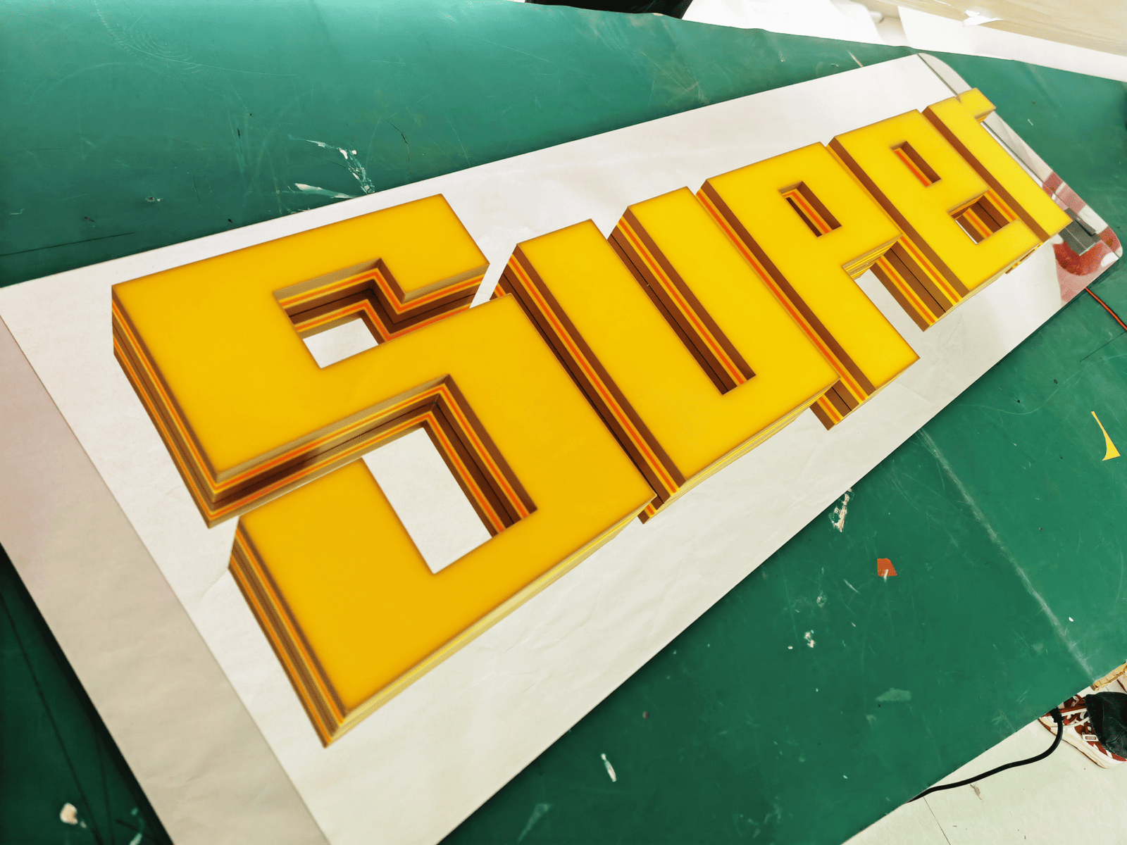 3D Boundless Sign